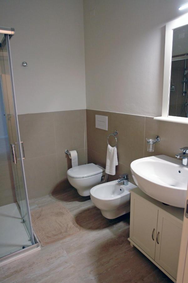 Bed And Breakfast Erilla Centenaro ภายนอก รูปภาพ