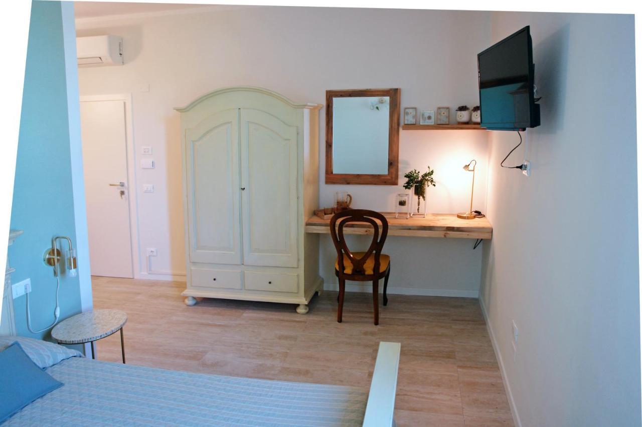 Bed And Breakfast Erilla Centenaro ภายนอก รูปภาพ