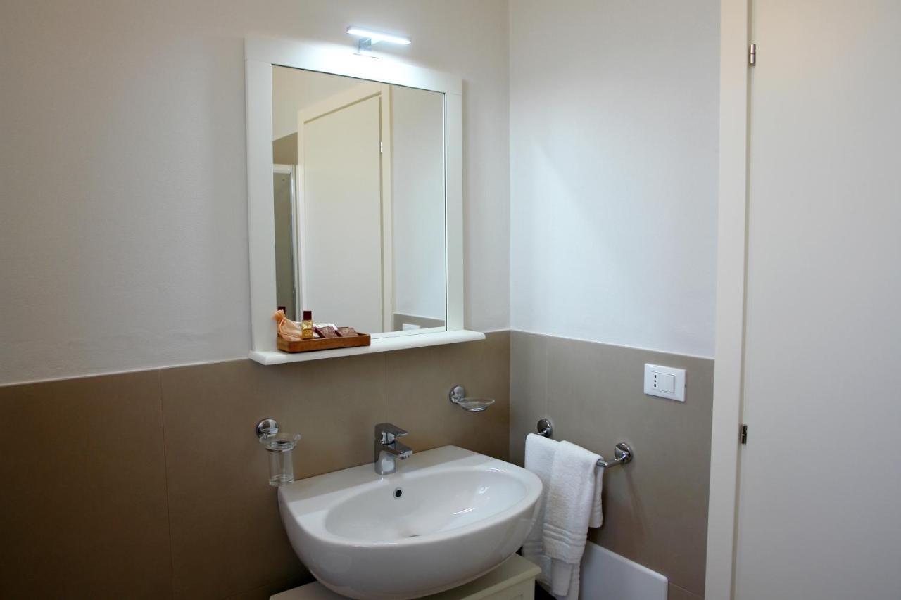 Bed And Breakfast Erilla Centenaro ภายนอก รูปภาพ