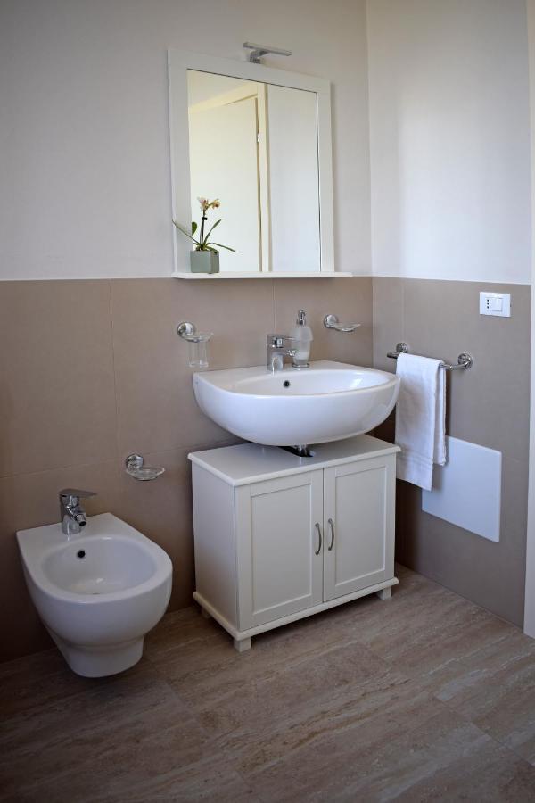 Bed And Breakfast Erilla Centenaro ภายนอก รูปภาพ