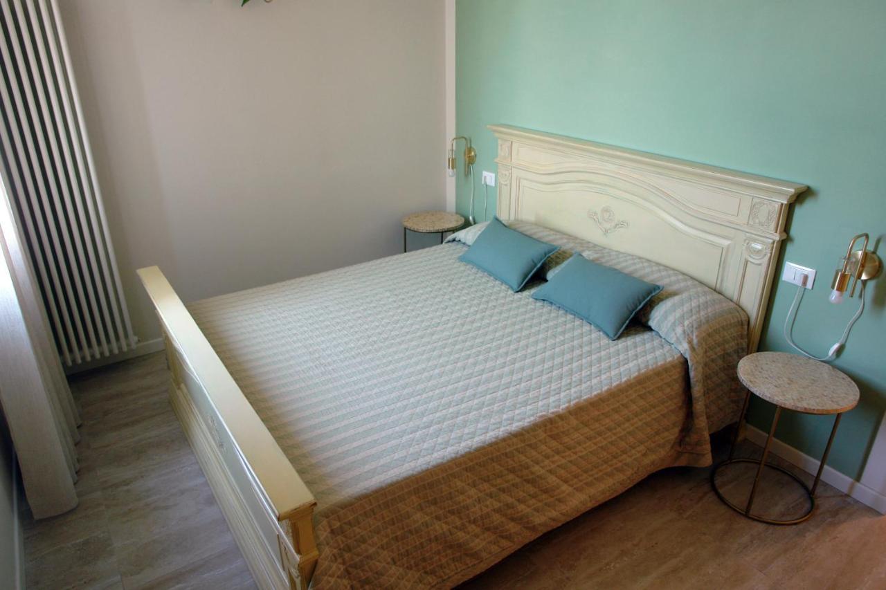 Bed And Breakfast Erilla Centenaro ภายนอก รูปภาพ