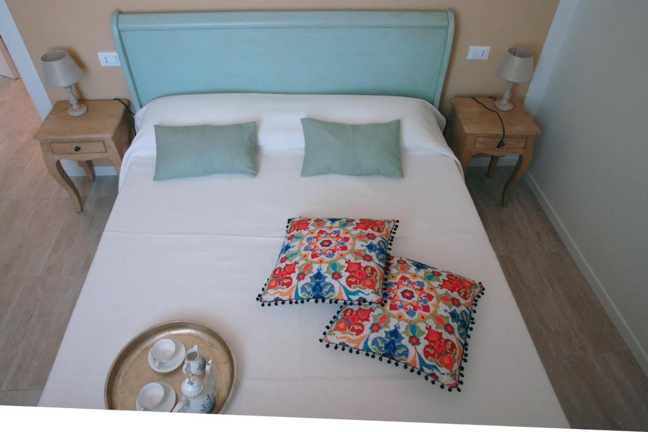 Bed And Breakfast Erilla Centenaro ภายนอก รูปภาพ